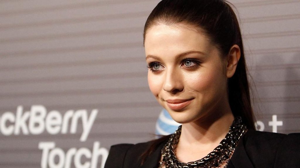 Tragic Loss of Michelle Trachtenberg, Beloved Actress, Passes Away at 39